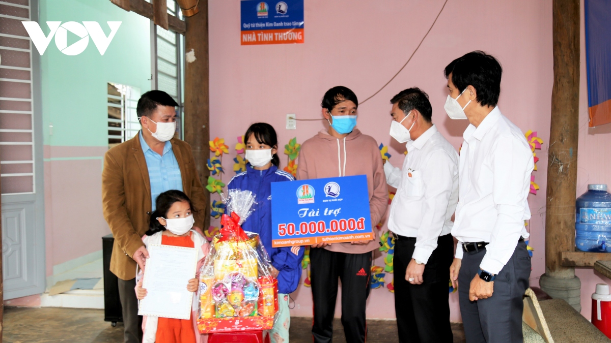 Quỹ từ thiện Kim Oanh tặng nhà cho hộ nghèo ở Đăk Lắk